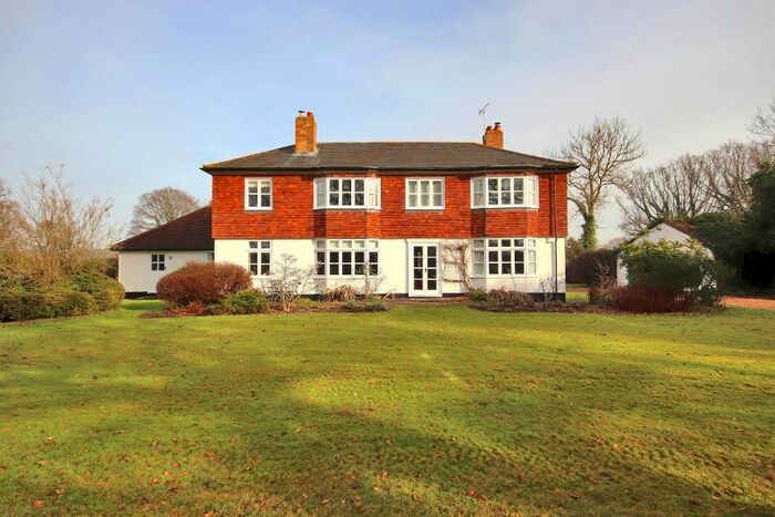4 Bedroom Detached House For Sale In Mundy Bois Road, Egerton, Kent TN27