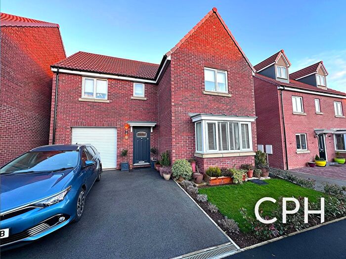 4 Bedroom Detached House For Sale In Wagoners Way, East Ayton, YO13