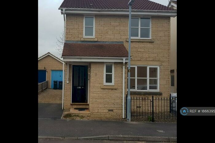 3 Bedroom Detached House To Rent In Meadowsweet Drive, Calne, SN11