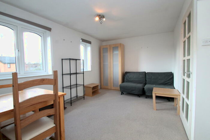 Flat To Rent In Armoury Road, Deptford, SE8