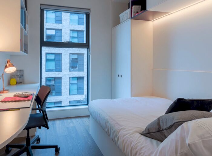 Studio To Rent In Tinworth Street, London, SE11