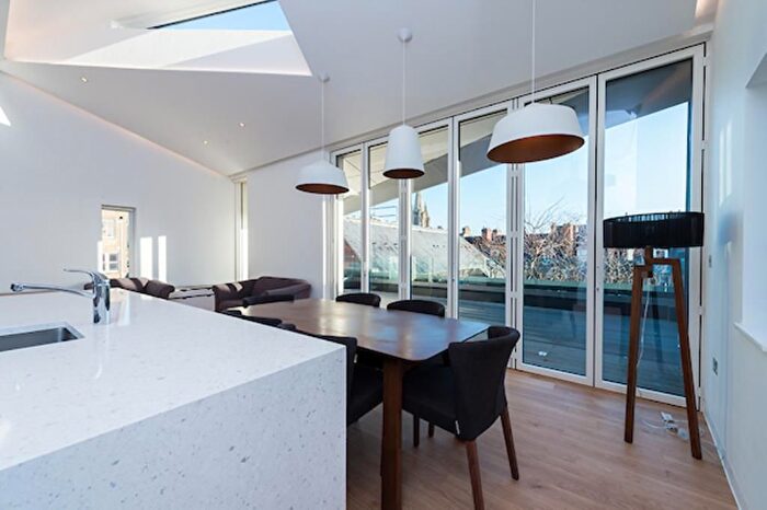 3 Bedroom Flat To Rent In Alfred Street, OX1