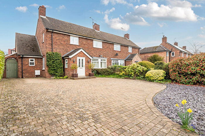 3 Bedroom Semi Detached House For Sale In Sefton Close, Stoke Poges, Buckinghamshire, SL2
