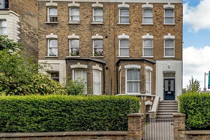 3 Bedroom Flat To Rent In Caledonian Road, Islington, N7