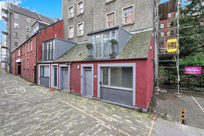 1 Bedroom Duplex For Sale In King's Stables Lane, Grassmarket, Edinburgh, EH1