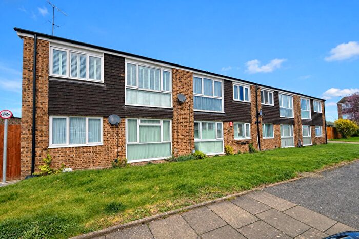 2 Bedroom Flat For Sale In Fairfield Road, Dunstable, LU5