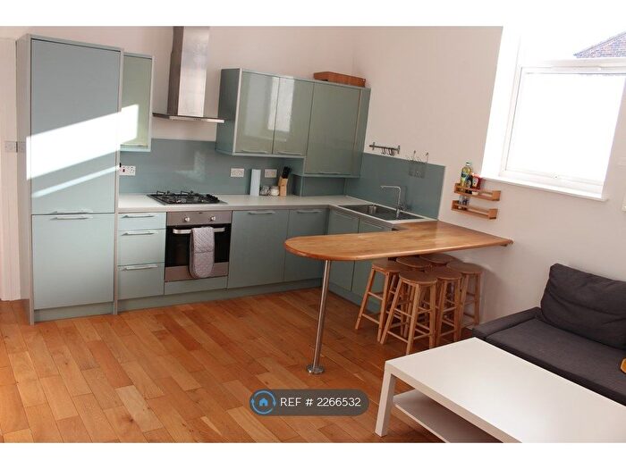 2 Bedroom Flat To Rent In East Point, London, E10