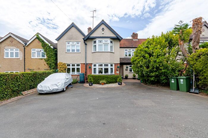 4 Bedroom Semi-detached House For Sale In Garston Drive, Garston, Watford, WD25