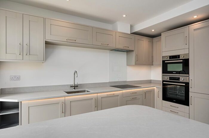 1 Bedroom Flat To Rent In Orwell Road, Felixstowe, Suffolk, IP11