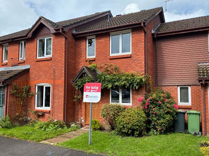 2 Bedroom Terraced House For Sale In Dukes Close, Petersfield, Hampshire, GU32
