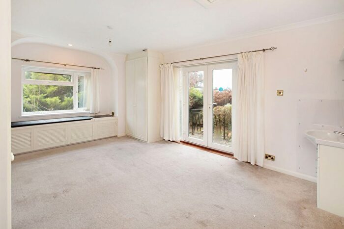 2 Bedroom Bungalow For Sale In Southdowns Road, Dawlish, EX7