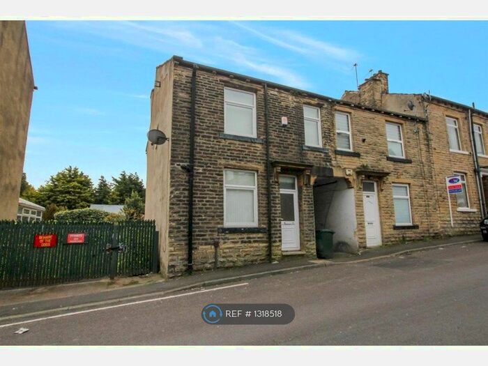 2 Bedroom Terraced House To Rent In Wellington Road, Bradford BD2