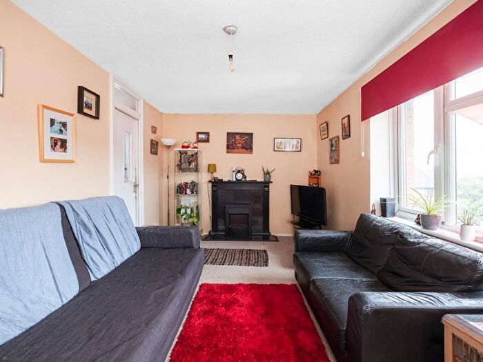 2 Bedroom Flat For Sale In Tarnock Avenue, Whitchurch, BS14