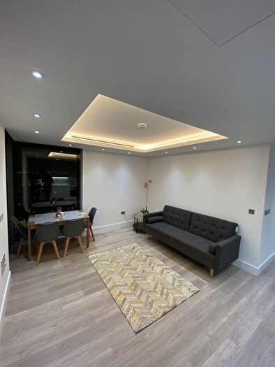 2 Bedroom Flat To Rent In Bollinder Place, London, EC1V