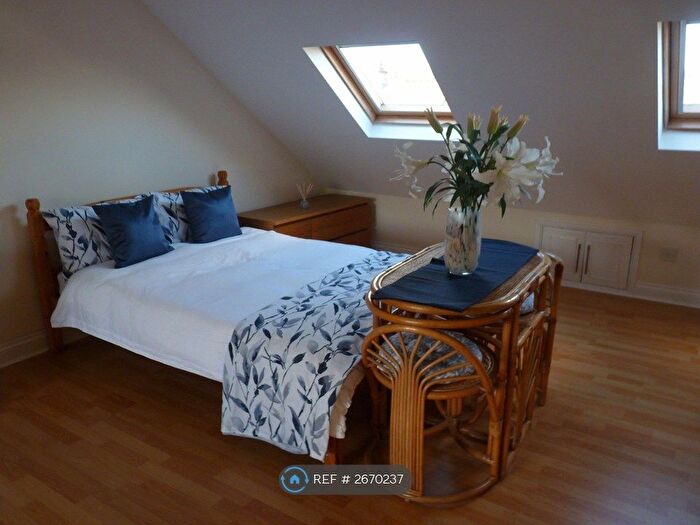 Studio To Rent In Kings Avenue, Greenford, UB6