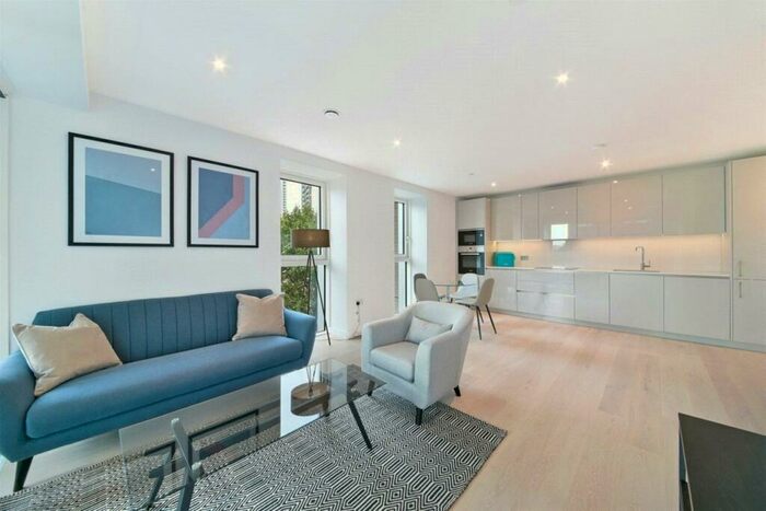 2 Bedroom Apartment To Rent In Hurlock Heights, Elephant Park, Elephant & Castle, SE17