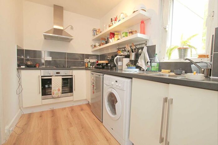 Studio To Rent In Oxley Close, London, SE1