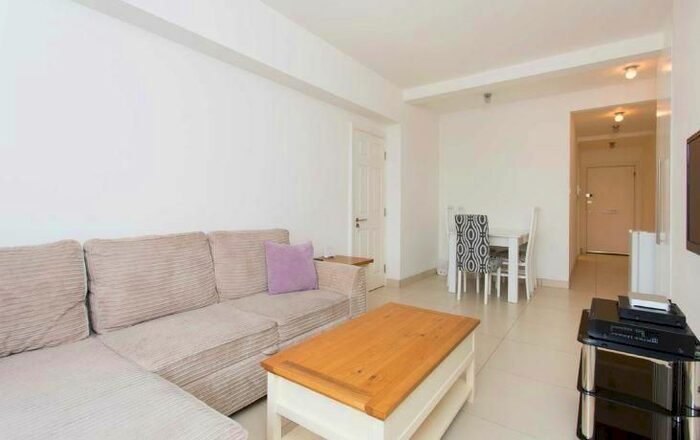 2 Bedroom Flat To Rent In Portman Square, Marylebone, London, W1H