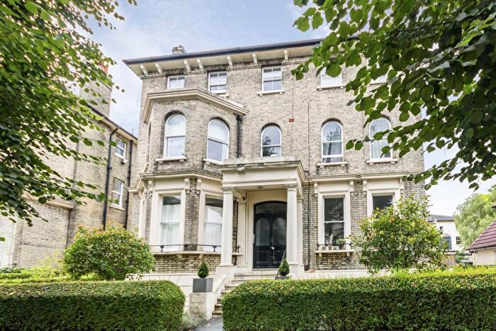 1 Bedroom Flat To Rent In Grove Road, Surbiton, KT6