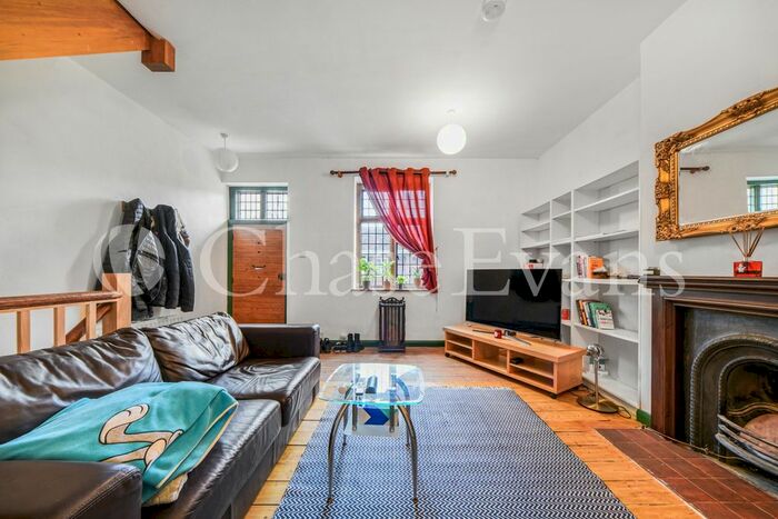 1 Bedroom Terraced House To Rent In Trinity Green, Mile End Road, Whitechapel, London, E1