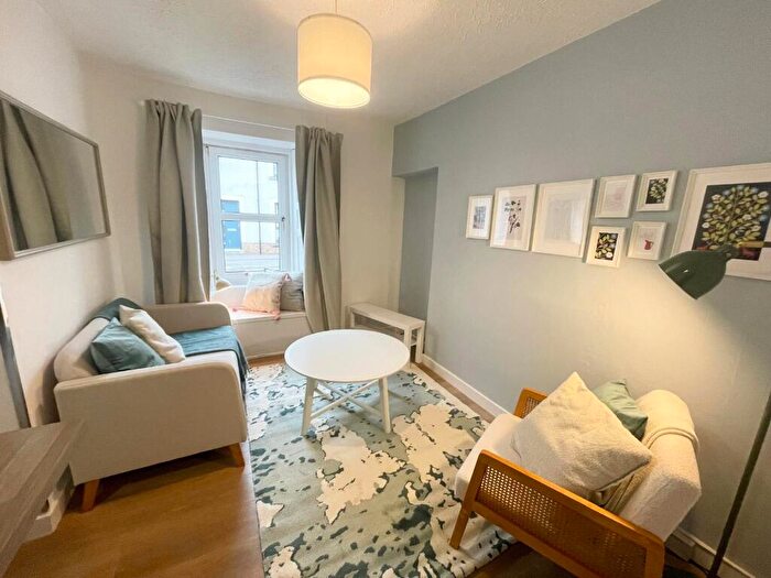 1 Bedroom Flat To Rent In Nelson Street, Largs, North Ayrshire, KA30