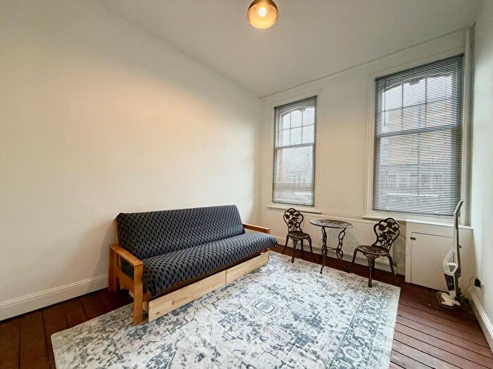 2 Bedroom Flat To Rent In Holloway Road, Upper Holloway, N19