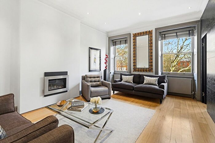3 Bedroom Terraced House To Rent In Cadogan Square, Knightsbridge, SW1X