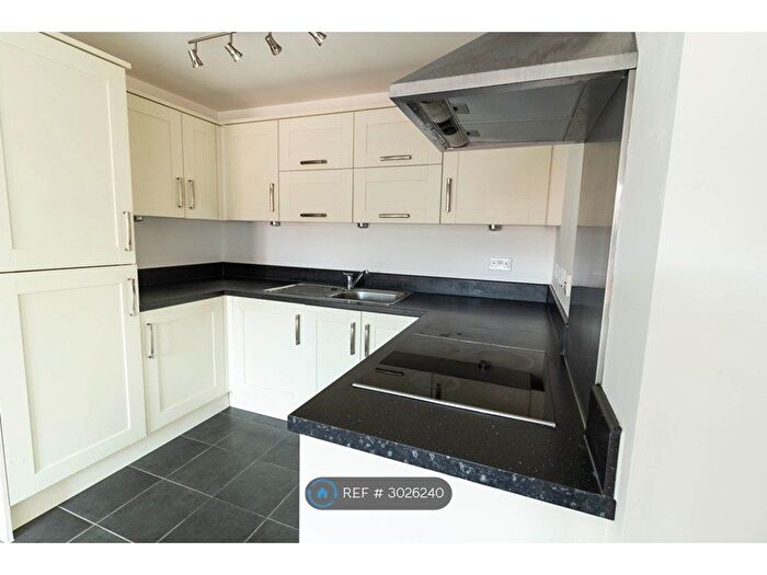 1 Bedroom Flat To Rent In Lion Court, Birmingham, B18