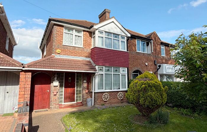3 Bedroom Semi Detached House For Sale In London Road, Bedford, MK42