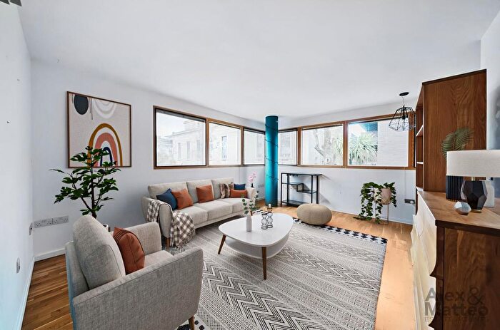 2 Bedroom Flat To Rent In St. James's Road, Bermondsey, SE16