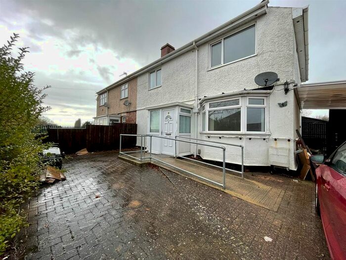 4 Bedroom Semi-Detached House To Rent In Beech Avenue, Swindon, SN2