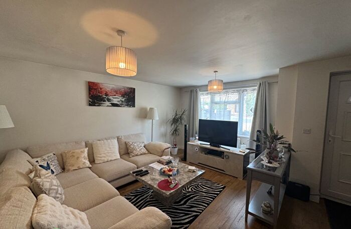 2 Bedroom Property To Rent In Wickenden Road, Sevenoaks, TN13