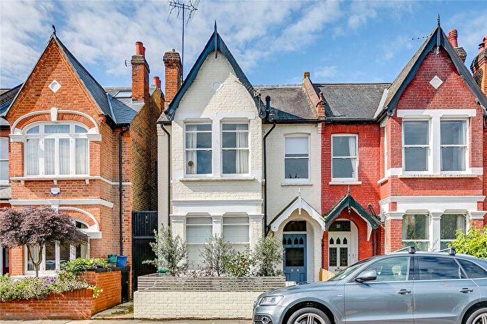 1 Bedroom Flat To Rent In Beverley Gardens, Barnes, SW13