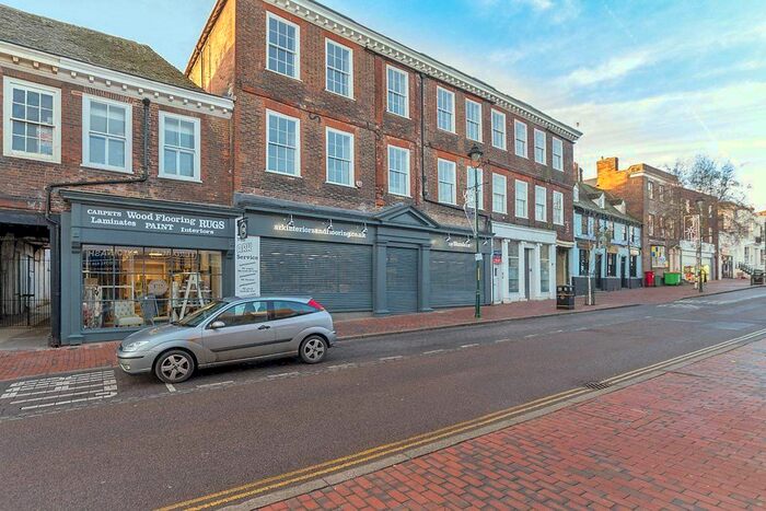 1 Bedroom Flat To Rent In Flat D - High Street, Sittingbourne, Kent, ME10