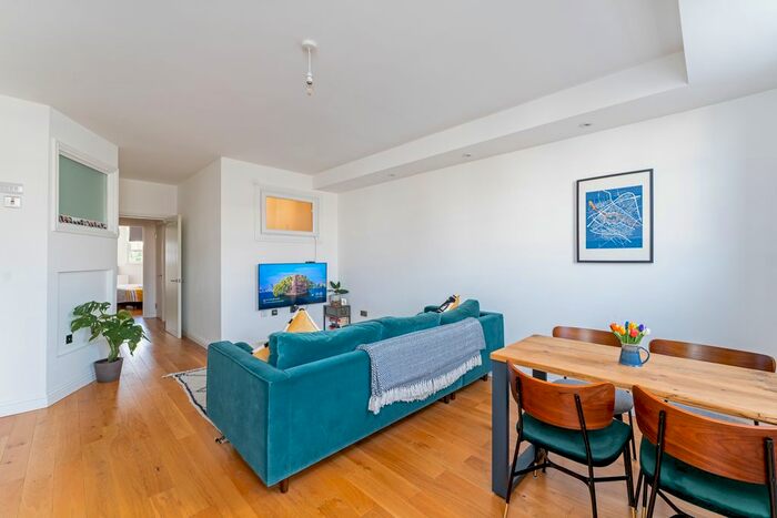 1 Bedroom Flat To Rent In Flat, London, E8