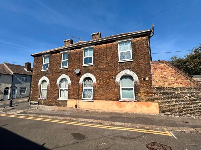 2 Bedroom Apartment To Rent In Bryant Road, Rochester, Kent., ME2
