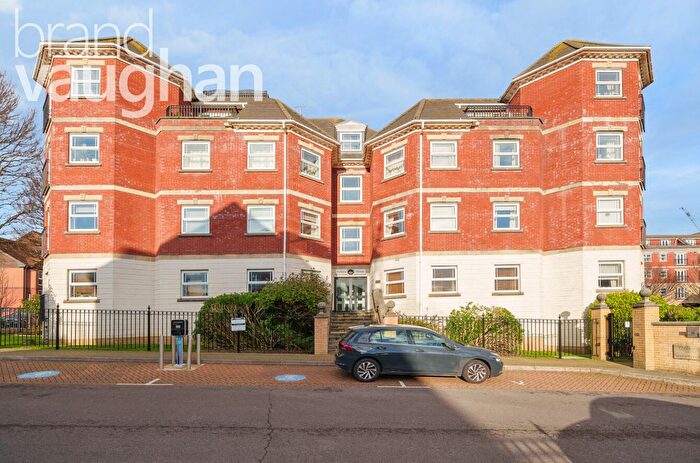 2 Bedroom Flat To Rent In Parham House, Chatsworth Square, Hove, East Sussex, BN3