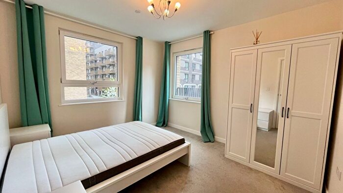 3 Bedroom Flat To Rent In Forest Road, London, E17