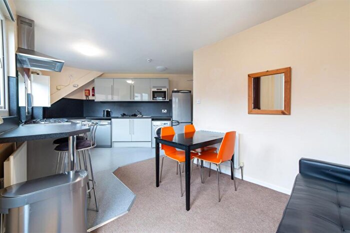 3 Bedroom Apartment To Rent In £pppw - Leazes Park Road, City Centre, NE1