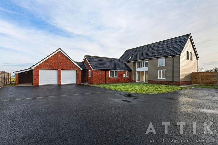 4 Bedroom Detached House For Sale In Hall Road, Brockdish, IP21