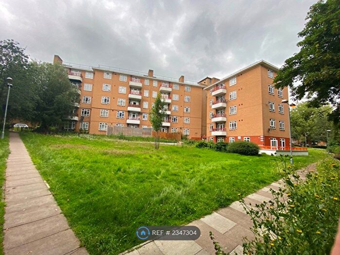 Studio To Rent In Holderness House, London, SE5