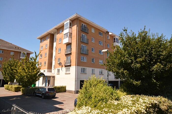 2 Bedroom Flat To Rent In Macarthur Close, Erith, DA8