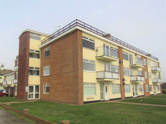 2 Bedroom Flat To Rent In Marine Parade East, Clacton-On-Sea CO15