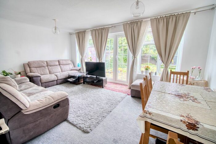 4 Bedroom Semi Detached House For Sale In Sudbury Avenue, Wembley, HA0