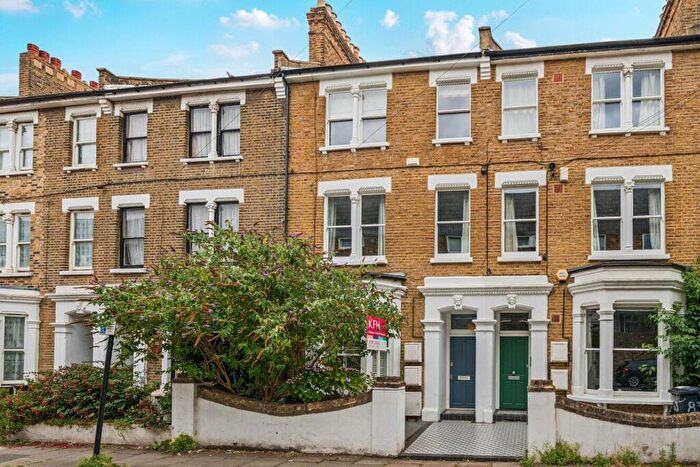 2 Bedroom Flat For Sale In Paulet Road, Camberwell, London, SE5
