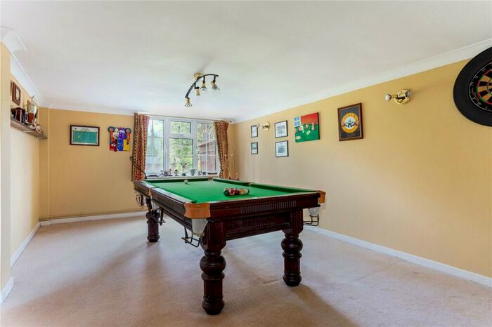 5 Bedroom Detached House For Sale In Shepherds Way, Liphook, GU30