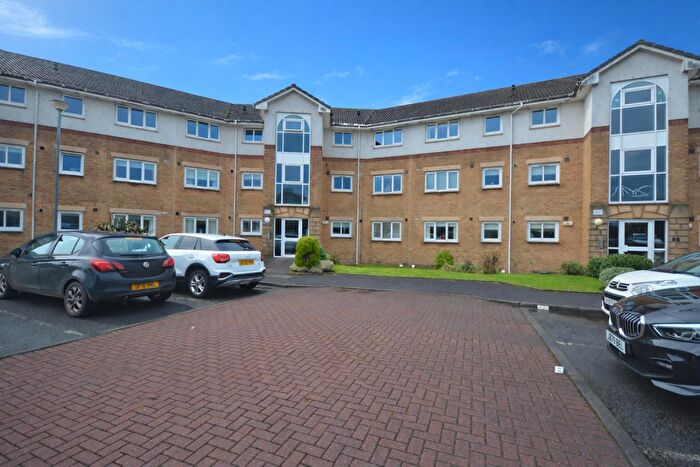 2 Bedroom Flat To Rent In Willowbank Grove, Bonhill, Alexandria, G83