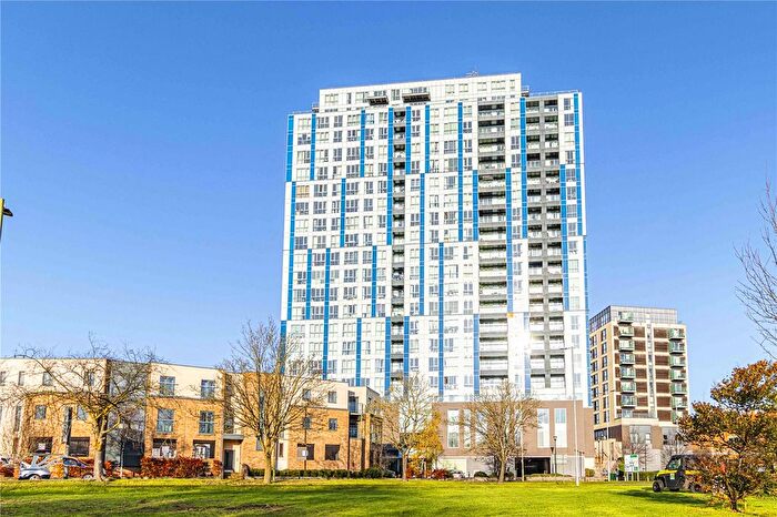 2 Bedroom Flat To Rent In Cotterells, Hemel Hempstead, Hertfordshire, HP1