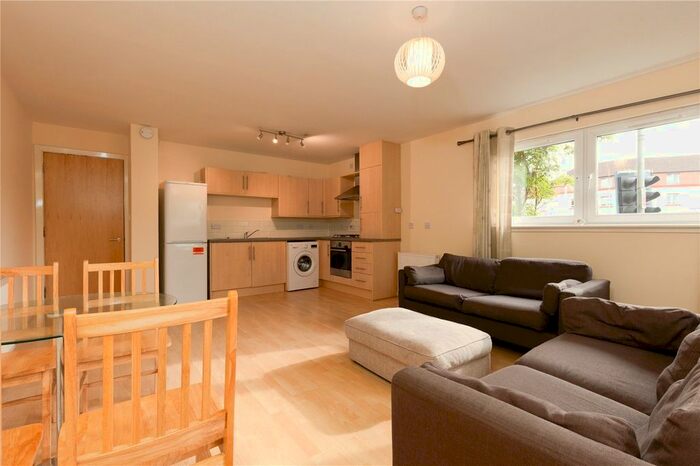 2 Bedroom Flat For Sale In Edinburgh Road, Glasgow, G33