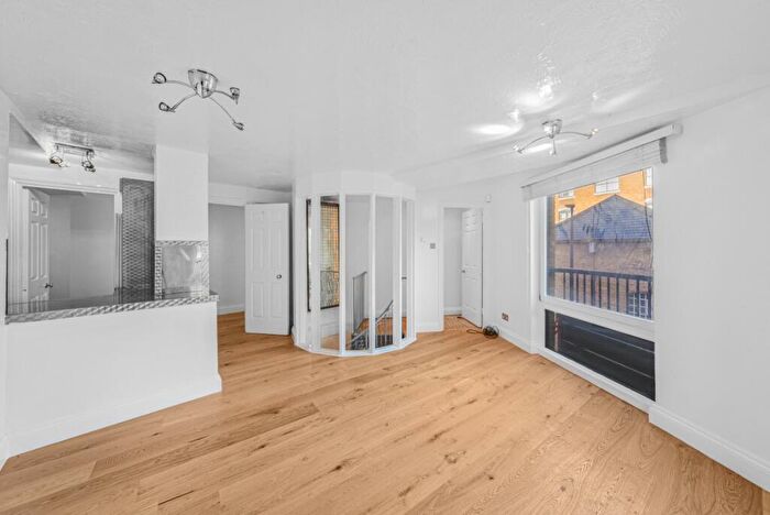 2 Bedroom Apartment For Sale In Moran House, Wapping, E1W